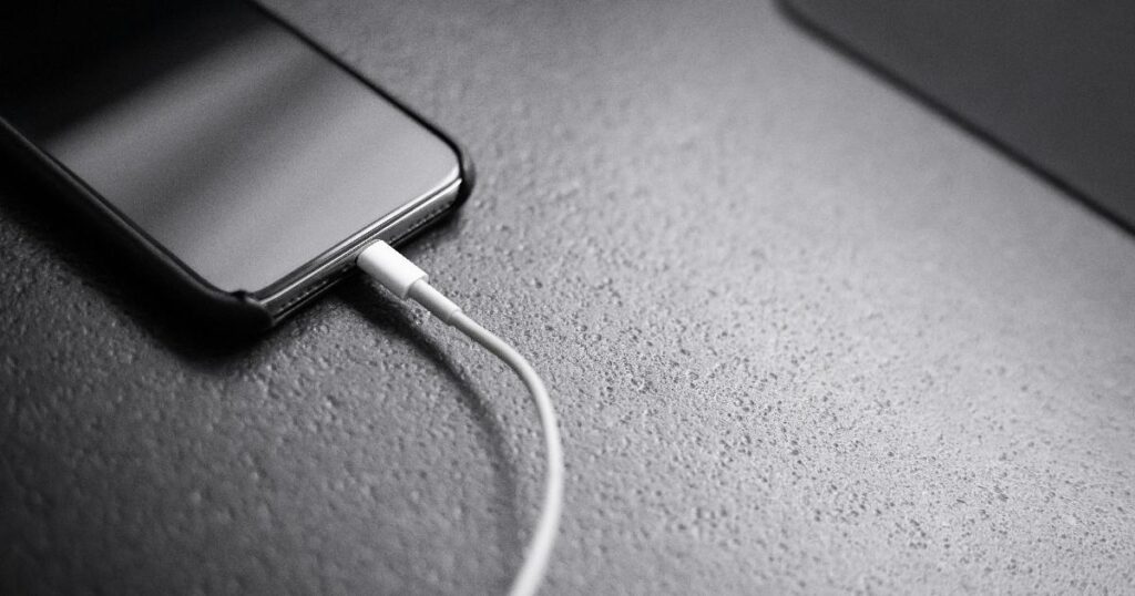 Pixel 11 с магнитной зарядкой и ярким экраном: разбор того, почему этот флагман многим кажется обновлением прошивки